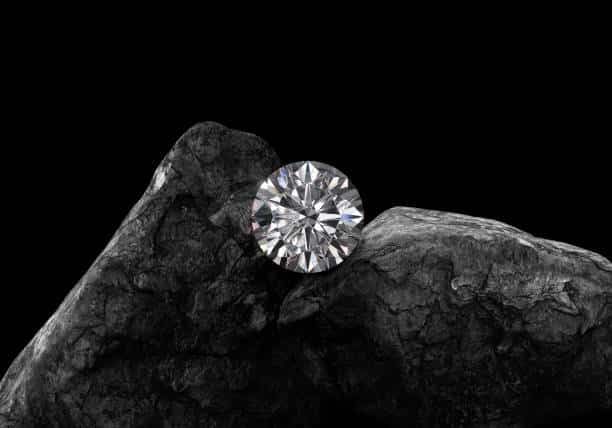 How to Tell If a Diamond Is Real 2